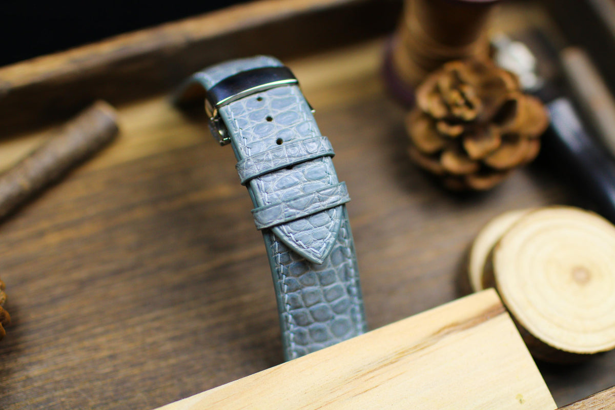 light grey alligator leather watch strap – photo 5