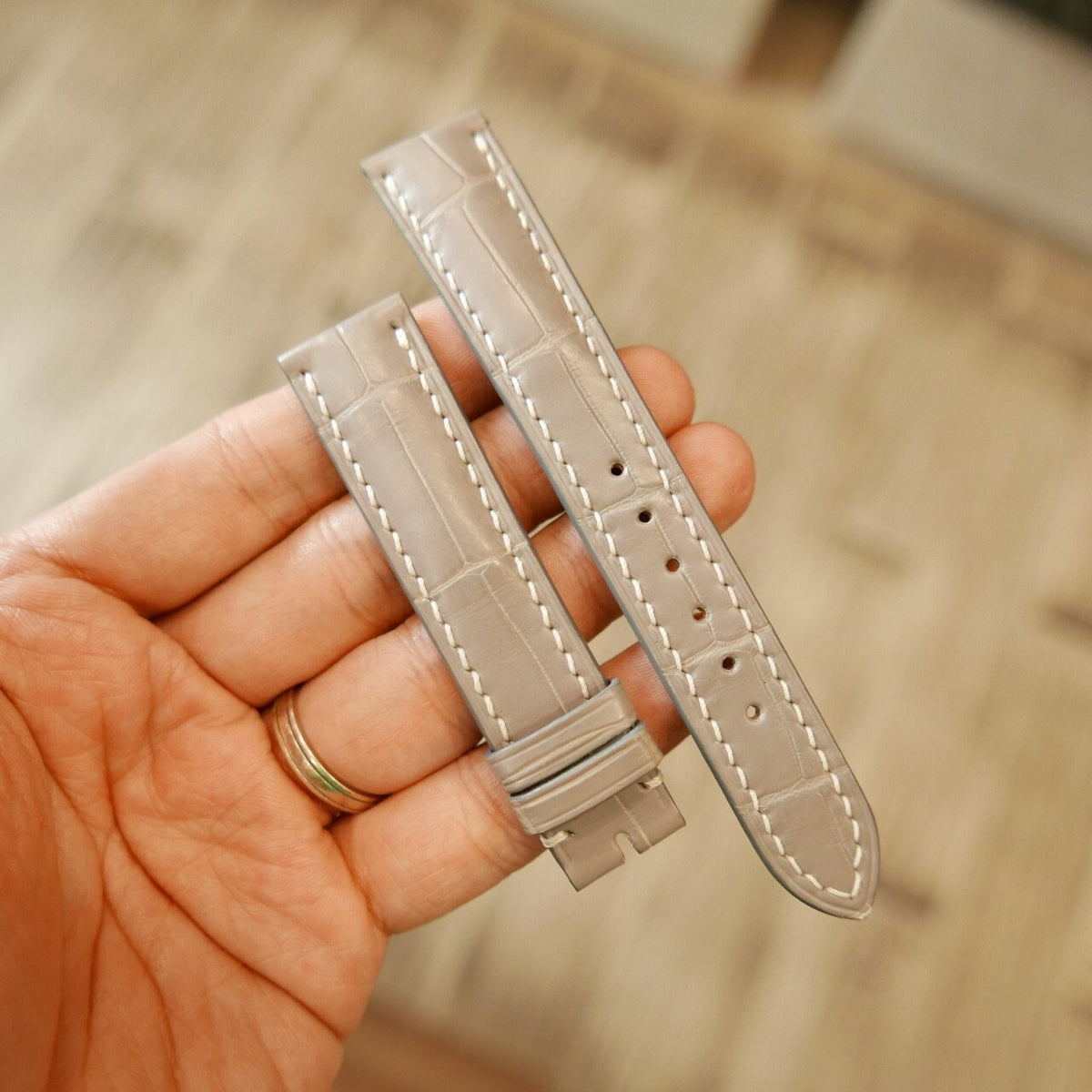 light grey alligator leather watch strap – photo 2