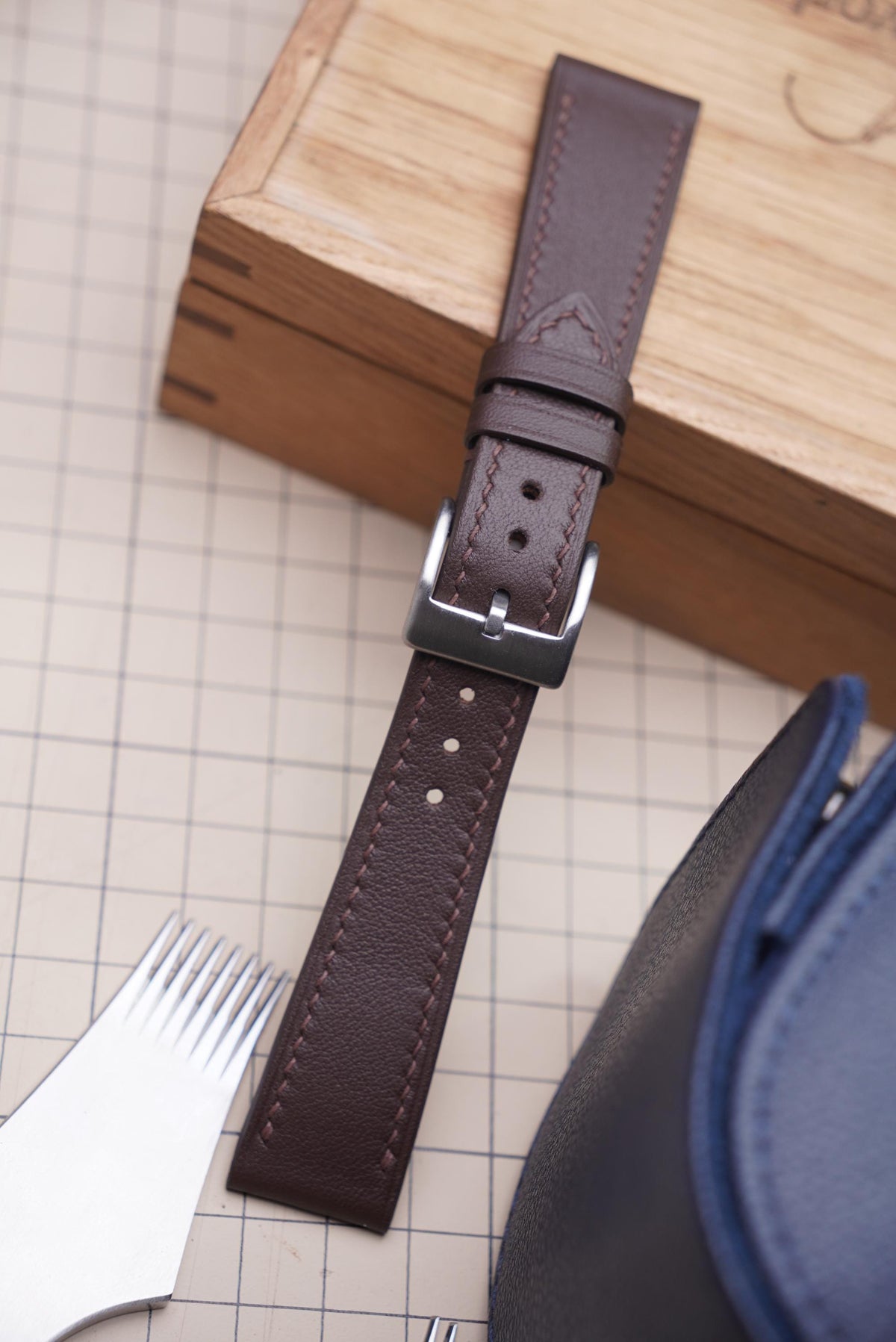 chocolate brown swift leather watch strap – photo 2
